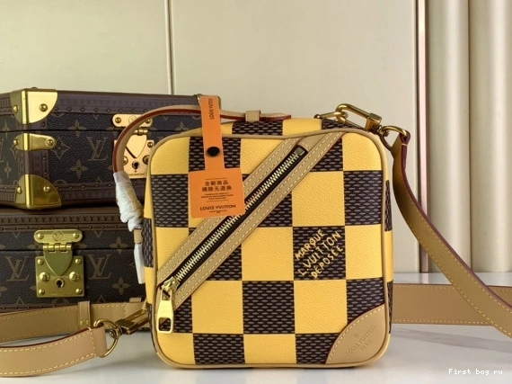 First bag ru Chess LOUIS VUITTON Messenger-24*24*8CM 0813